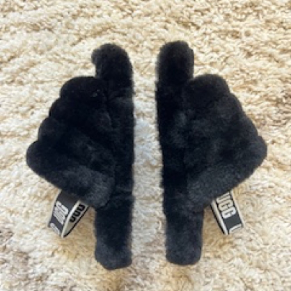 UGG Fluff Yeah Youth Size 2 Black Sheepskin Fur Sling back Slipper Sandals - Picture 3 of 8